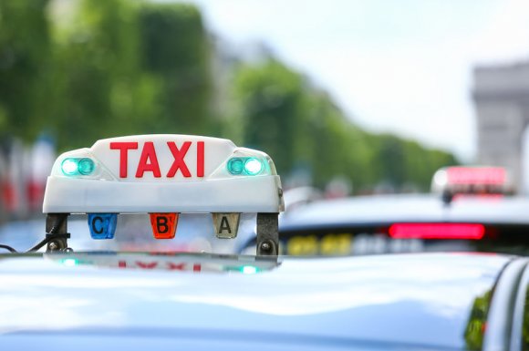 Transport personne longue distance à Fougère - Taxi Leblay